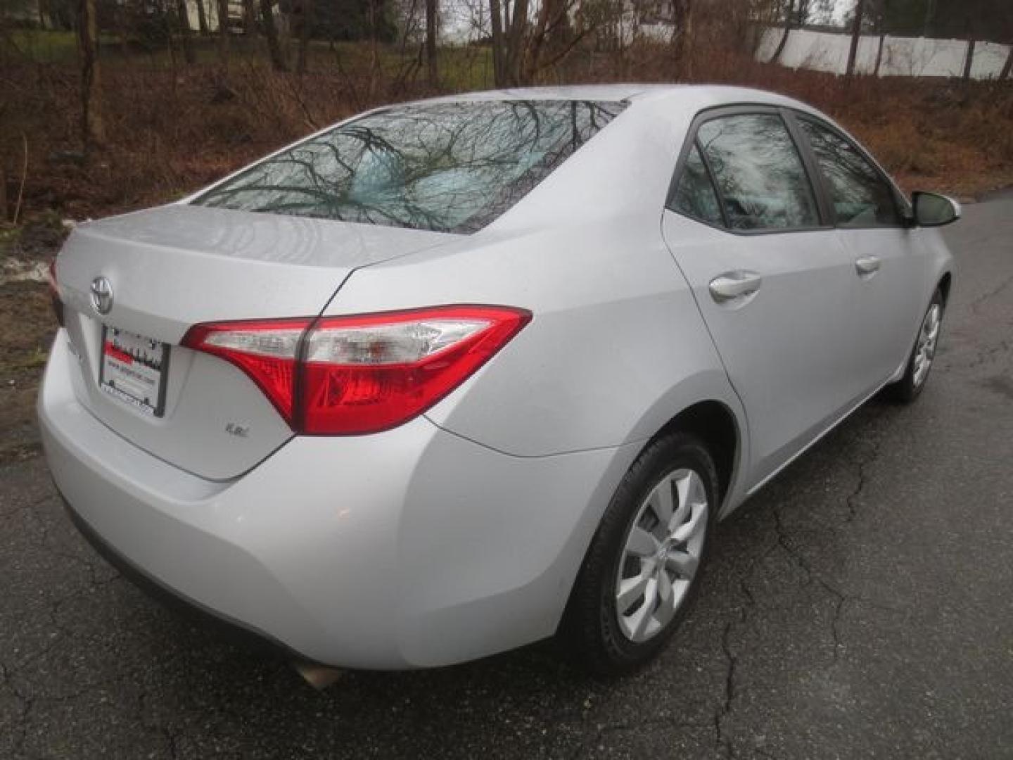 2014 Silver /Gray Toyota Corolla (2T1BURHE8EC) with an 1.8L 4cyl engine, Automatic transmission, located at 270 US Route 6, Mahopac, NY, 10541, (845) 621-0895, 41.349022, -73.755280 - Photo#3